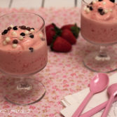 yogur helado con fresas