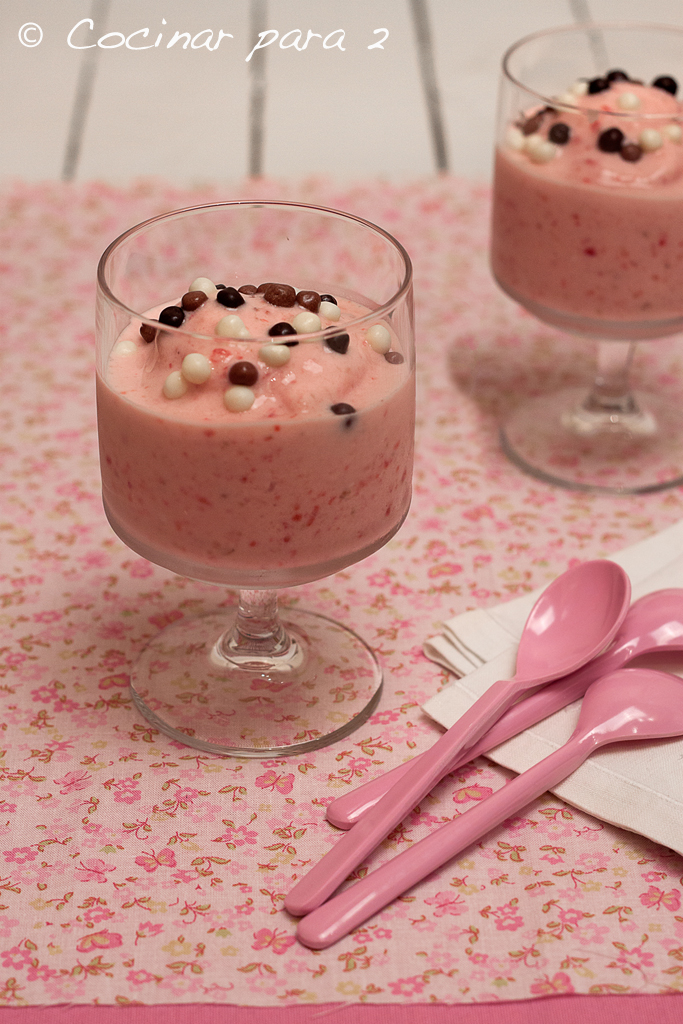 yogur helado con fresas